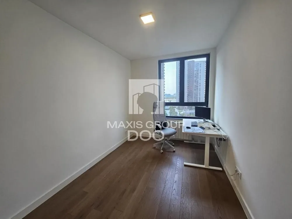 Izdavanje, četvorosoban stan, 116m², Savski Venac, Beograd