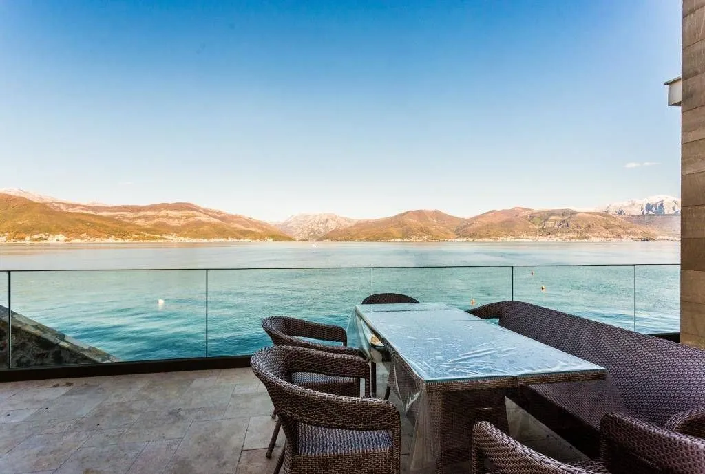 Prodaja, kuća, 240m², Krašići, Tivat