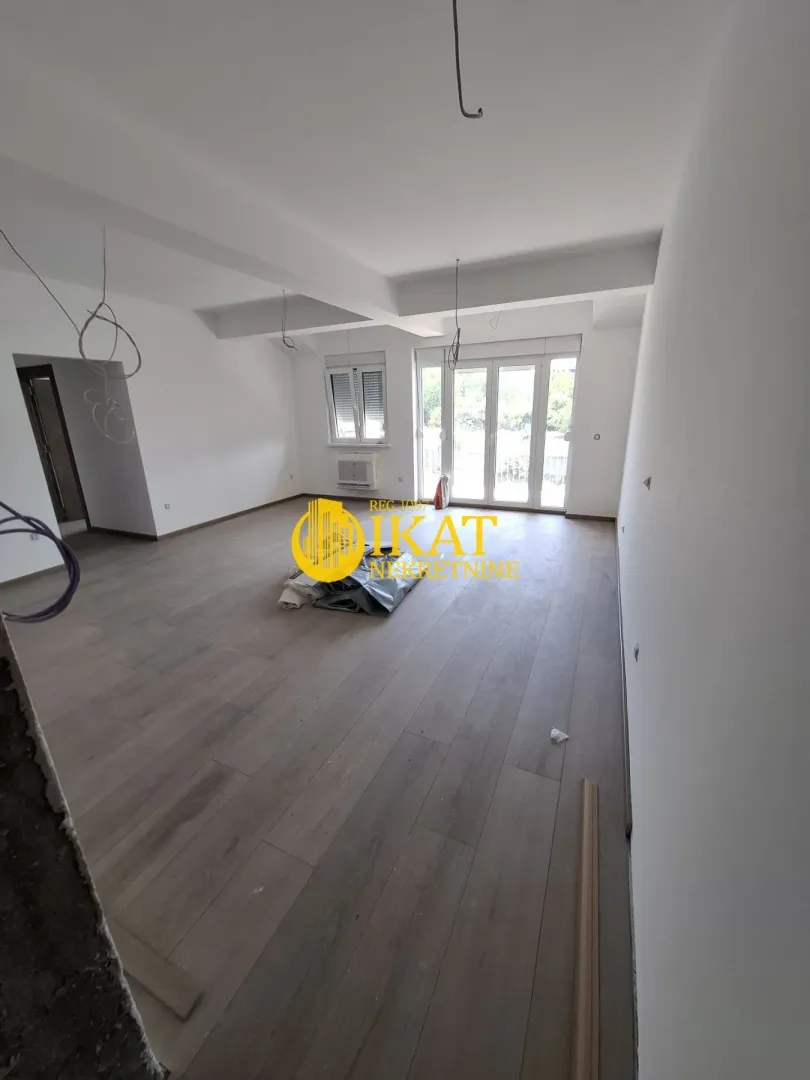 Prodaja, trosoban stan, 76m², Jajinci, Voždovac Sve Podlokacije
