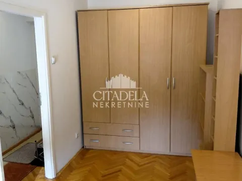 Izdavanje, jednosoban stan, 30m², Stari Grad, Beograd - image 6