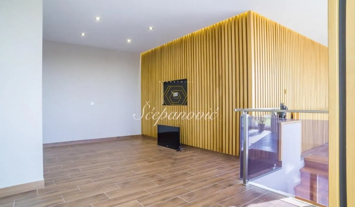 Sale, four bedroom apartment, 113m², Bulevar patrijarha Pavla, Novi Sad Sve Podlokacije