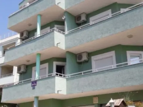 Izdavanje, petosoban stan, 450m2, Ratac, Bar