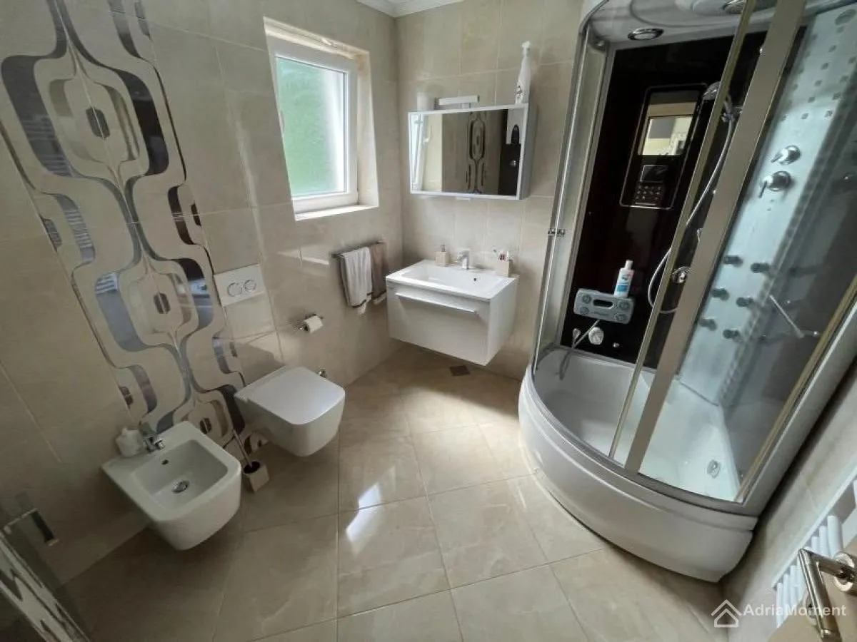 Prodaja, kuća, 205m², Baošići, Herceg Novi