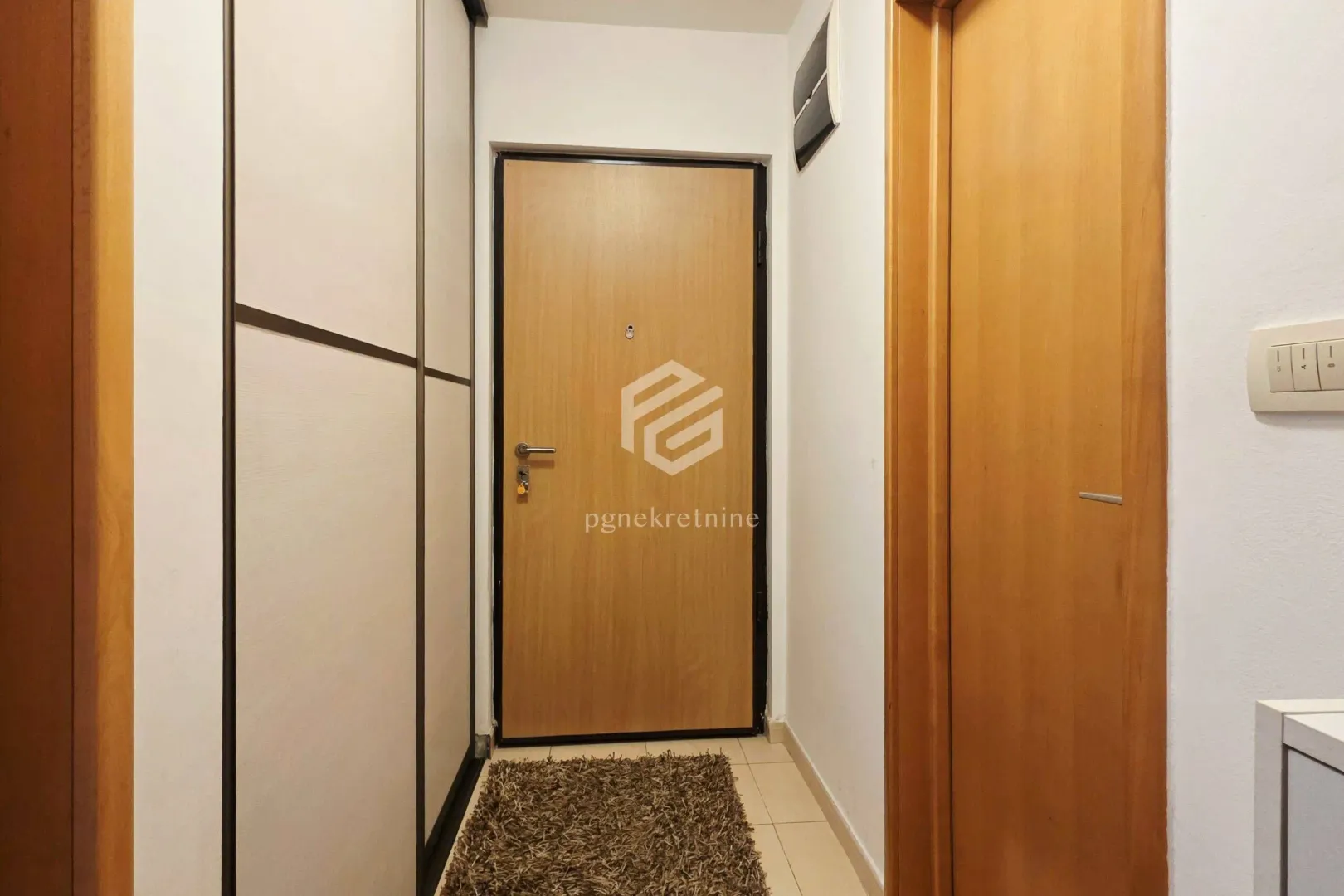Prodaja, jednosoban stan, 41m², Stari Aerodrom, Podgorica