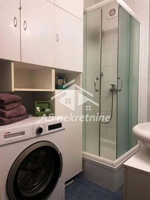 Rent, three bedroom apartment, 70m², Vračar Sve Podlokacije, Beograd