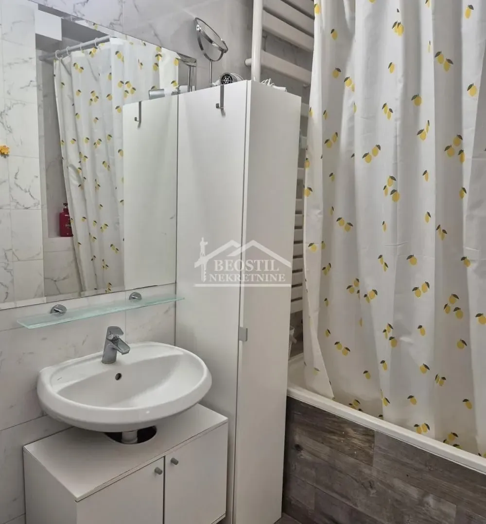 Rent, four bedroom apartment, 108m², Palilula Sve Podlokacije, Beograd