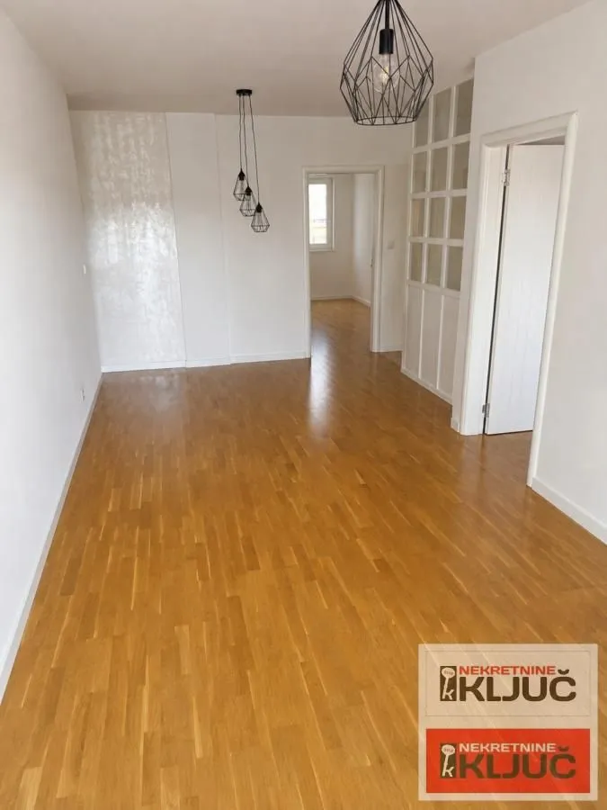 Prodaja, trosoban stan, 59m², Petrovaradin, Novi Sad