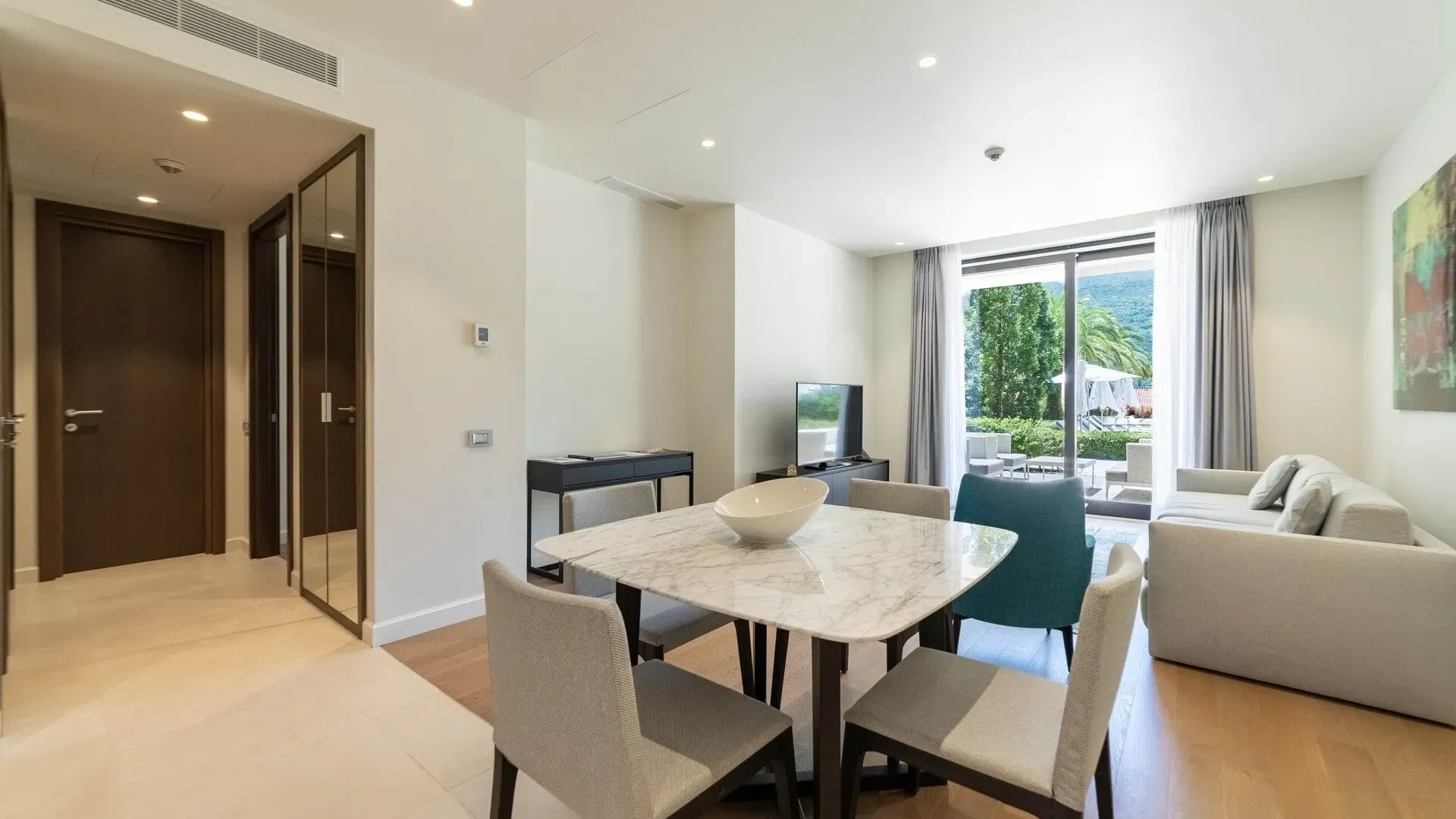 Prodaja, jednosoban stan, 90m², Portonovi, Herceg Novi