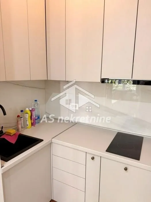 Izdavanje, stan, 33m², Lekino Brdo, Voždovac Sve Podlokacije