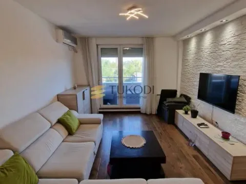 Prodaja, trosoban stan, 86m², Adamovićevo Naselje, Novi Sad Sve Podlokacije - image 2