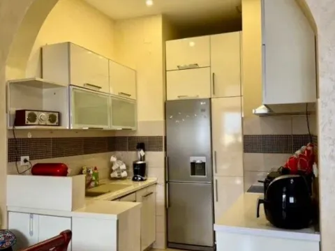 Prodaja, dvosoban stan, 65m², Centar, Bar - image 6