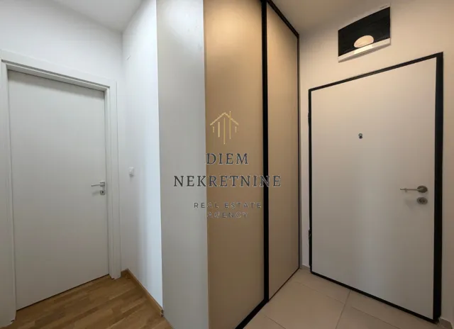 Izdavanje, jednosoban stan, 50m², Stari Aerodrom, Podgorica
