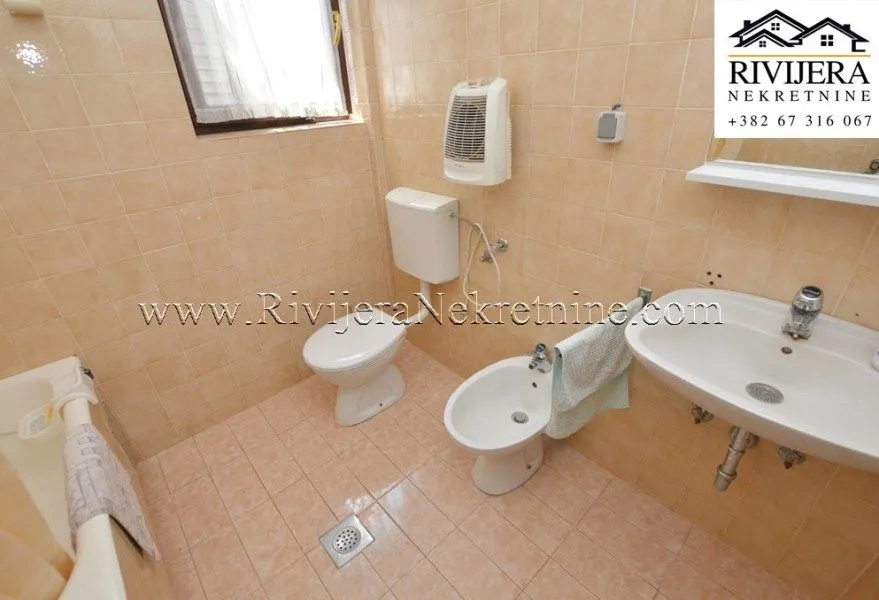Prodaja, trosoban stan, 106m², Centar, Herceg Novi