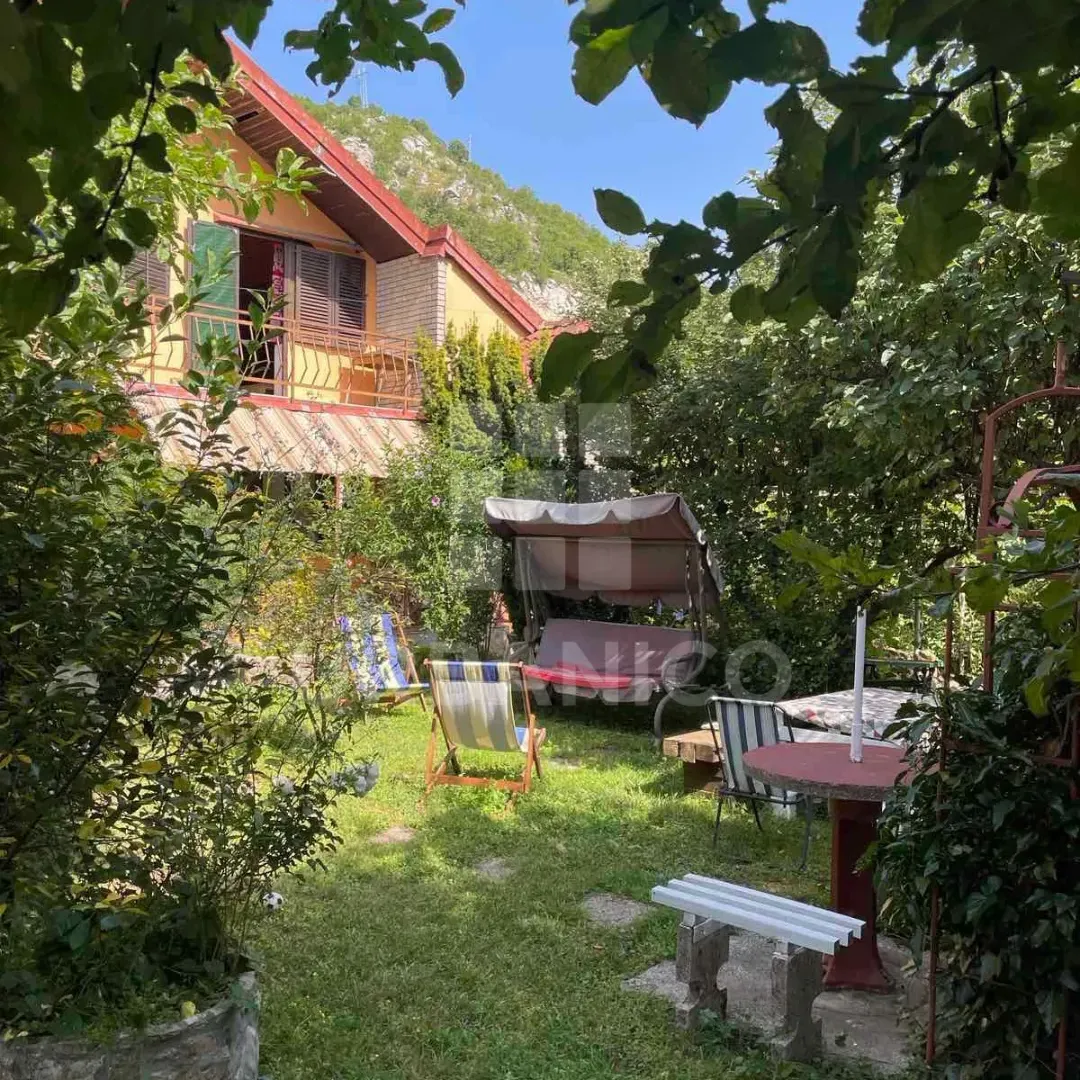 Sale, house, 220m², Centar, Cetinje