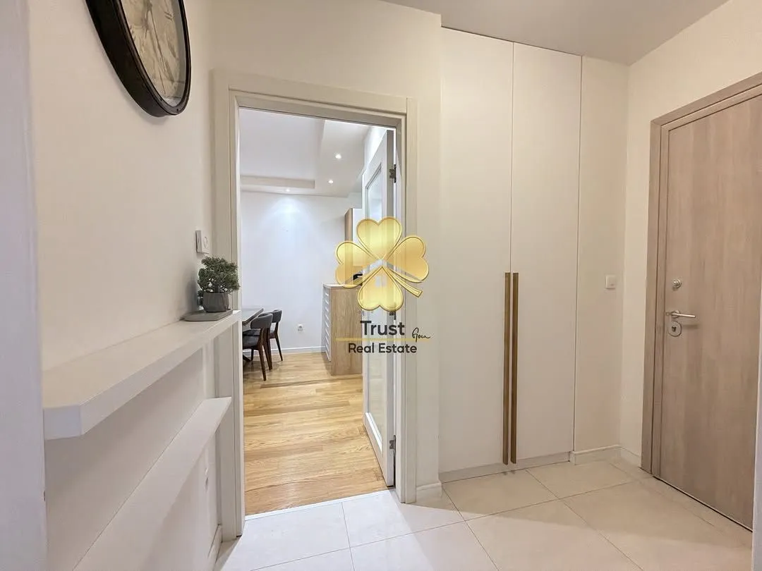 Izdavanje, dvosoban stan, 75m², Central Point, Podgorica