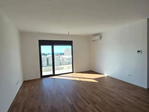 Prodaja, dvosoban stan, 69m², Centar, Bar - image 7