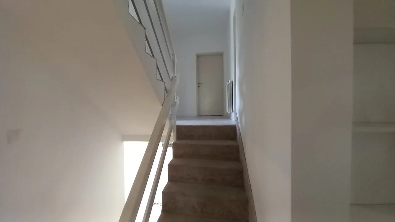 Izdavanje, kuća, 200m², Blok 9, Podgorica