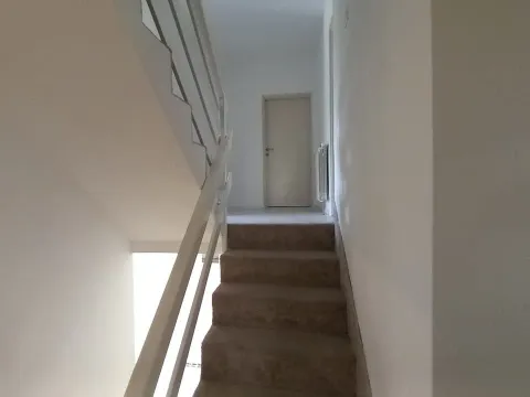 Rent, house, 200m², Blok 9, Podgorica - image 13