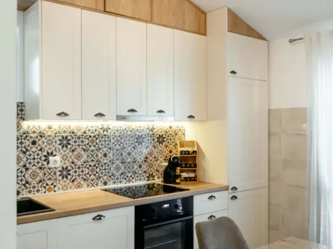 Izdavanje, trosoban stan, 120m², Mrčevac, Tivat - image 2