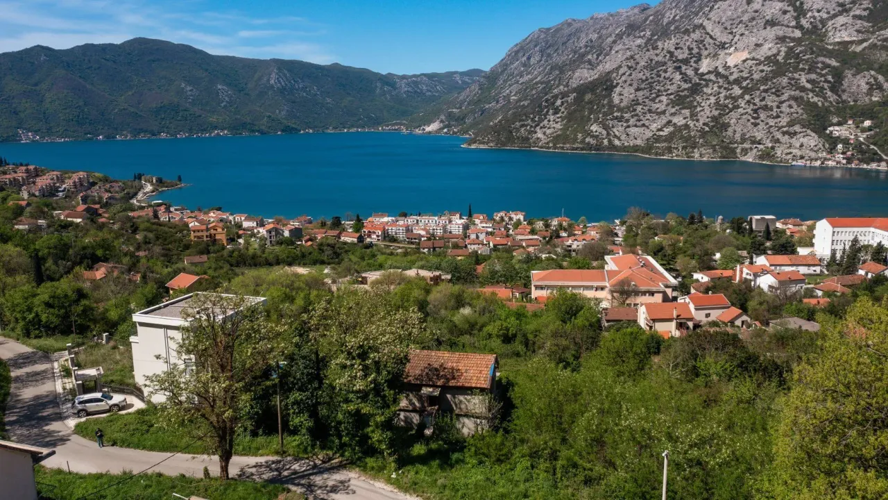Prodaja, plac, 13000m², Risan, Kotor