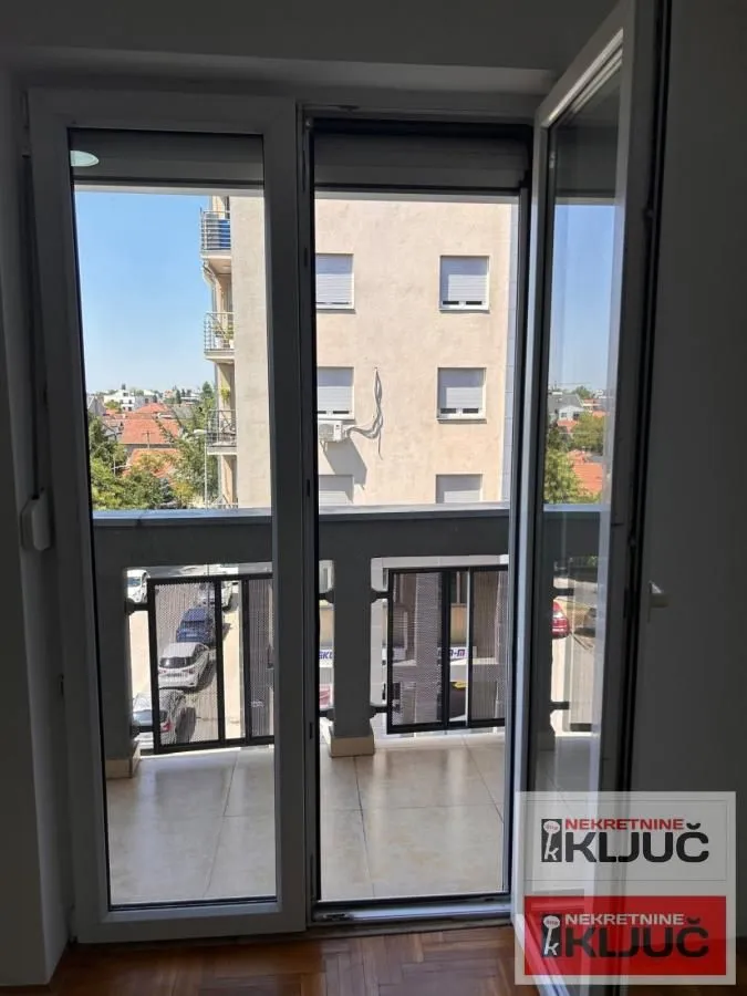 Izdavanje, jednosoban stan, 35m², Bulevar Evrope, Novi Sad Sve Podlokacije