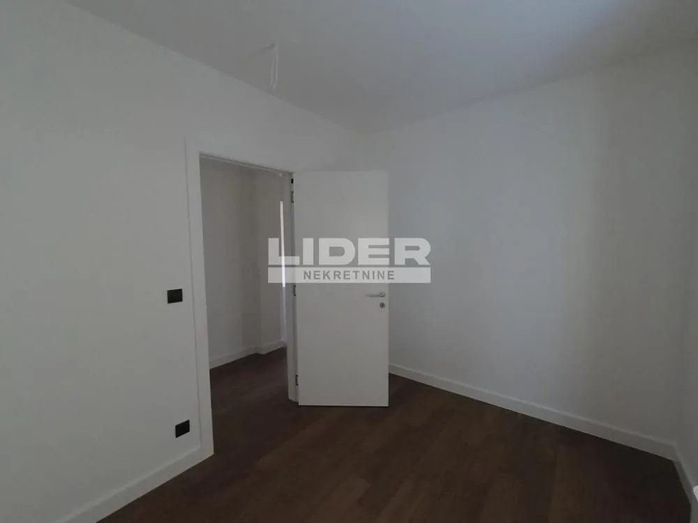 Sale, four bedroom apartment, 125m², Autokomanda, Voždovac Sve Podlokacije
