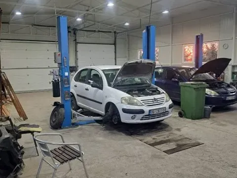 Izdavanje, poslovni prostor, 150m², Ovča, Palilula Sve Podlokacije - image 2