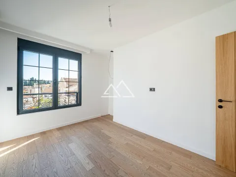 Sale, three bedroom apartment, 96m², Tivat, Crna Gora - image 13