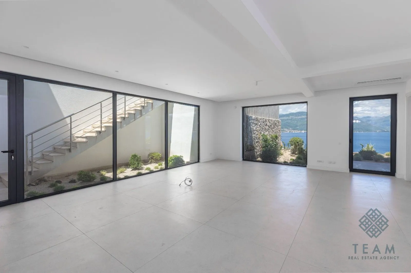 Sale, house, 328m², Krašići, Tivat