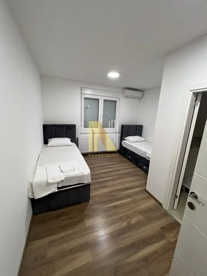Rent, office space, 550m², Petrovaradin, Novi Sad