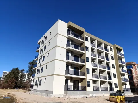 Stan in Velika Plaža