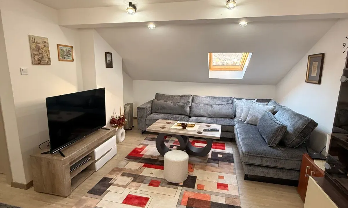 Rent, one bedroom apartment, 45m², Centar, Cetinje