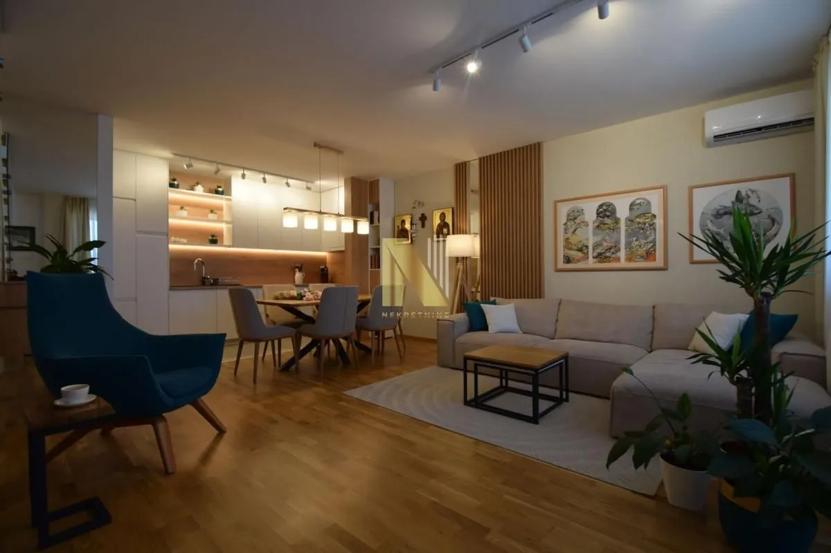 Prodaja, četvorosoban stan, 111m², Nova Detelinara, Novi Sad Sve Podlokacije