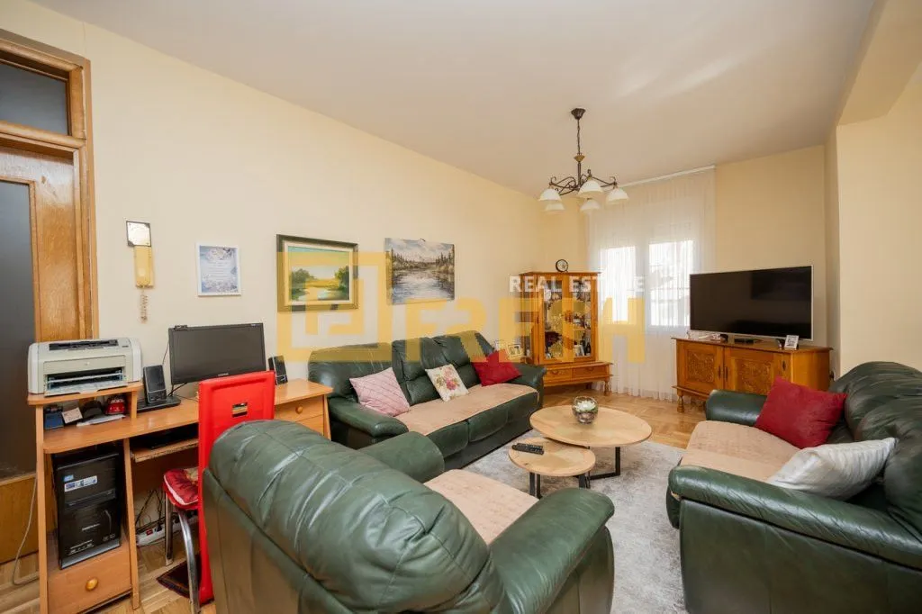 Prodaja, trosoban stan, 109m², Momišići, Podgorica