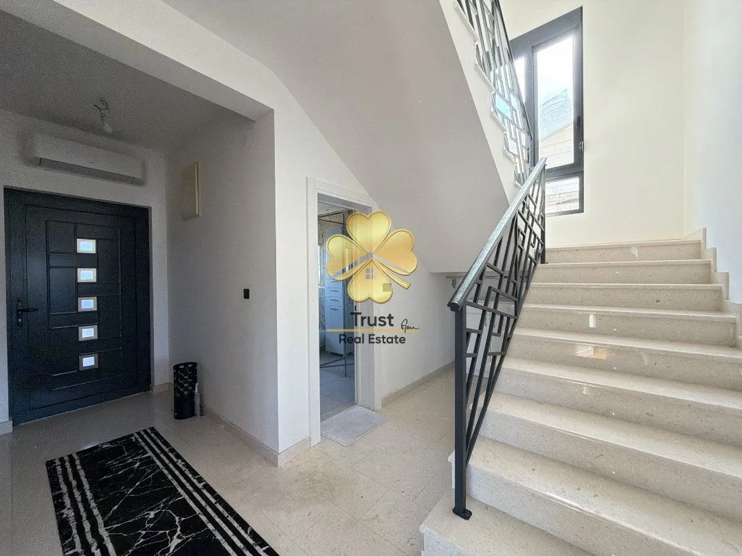Prodaja, stan, 270m², Gornja Gorica, Podgorica