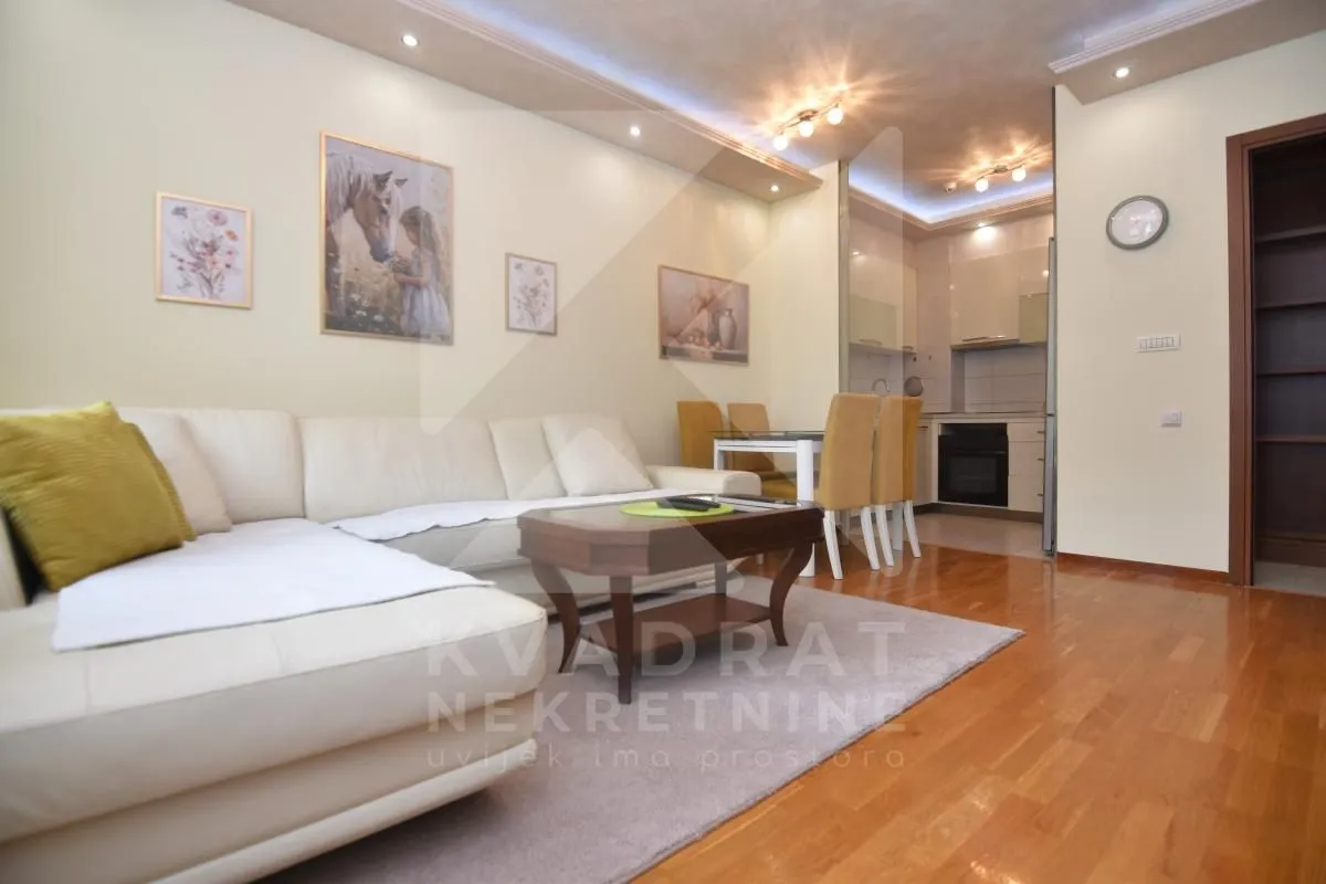 Izdavanje, jednosoban stan, 50m², City Kvart, Podgorica