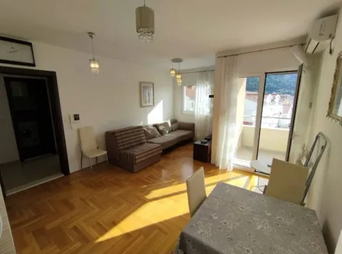 Rent, one bedroom apartment, 44m², Centar, Budva - image 2