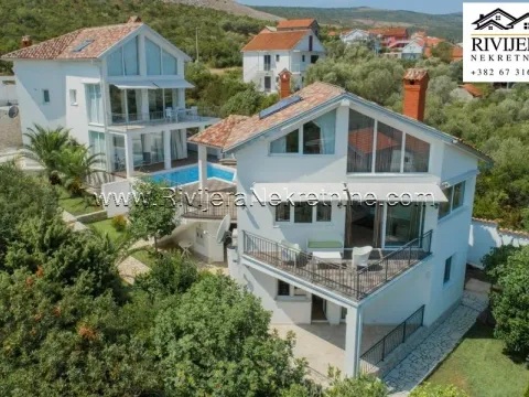 Sale, house, 525m², Herceg Novi, Crna Gora - image 1