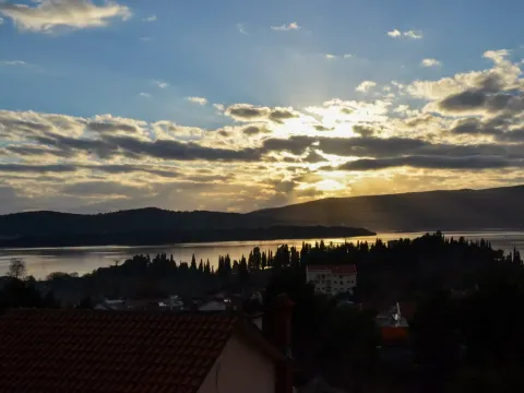 Prodaja, stan, 176m², Tivat, Crna Gora - image 1