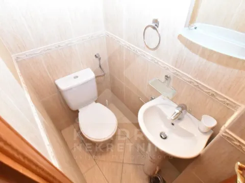 Izdavanje, četvorosoban stan, 150m², Stari Aerodrom, Podgorica - image 14