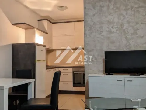 Izdavanje, jednosoban stan, 32m², Bulevar Evrope, Novi Sad Sve Podlokacije - image 3