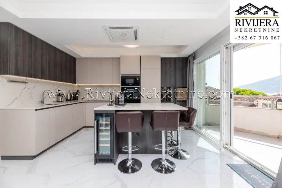 Prodaja, trosoban stan, 122m², Đenovići, Herceg Novi