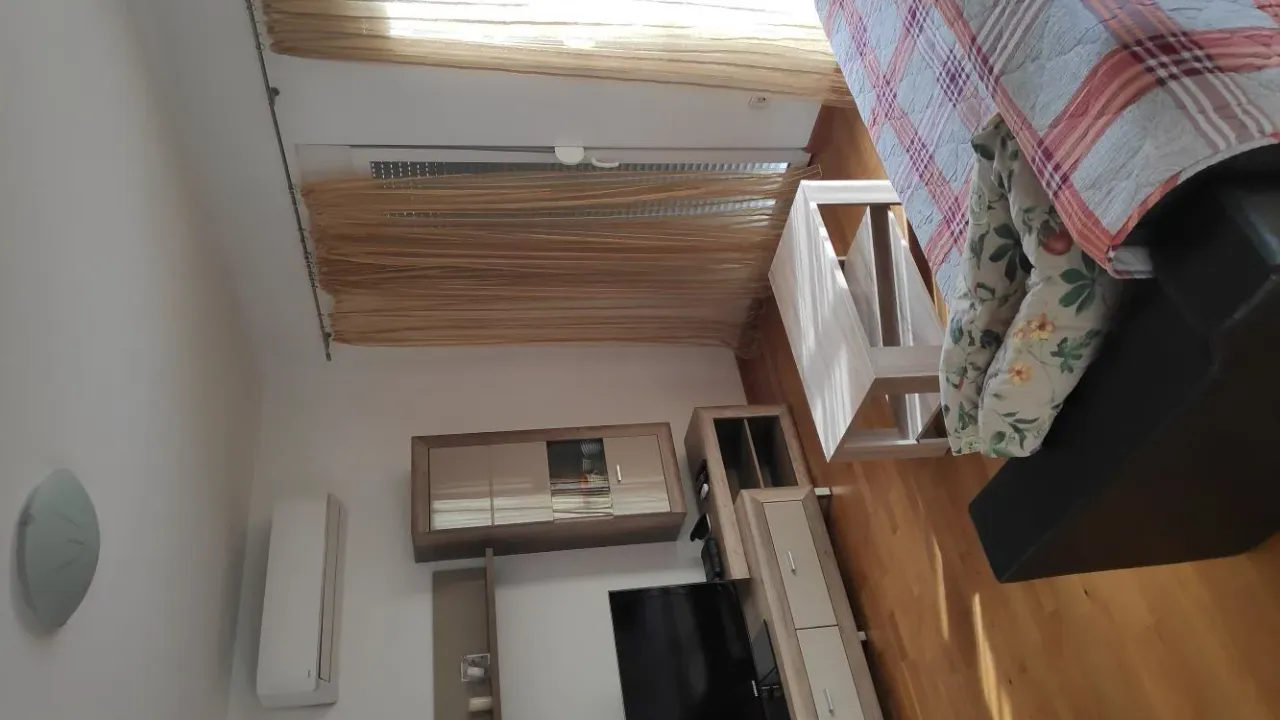 Izdavanje, trosoban stan, 95m², Zagorič, Podgorica