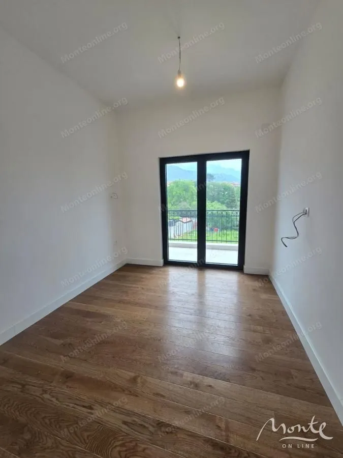 Prodaja, dvosoban stan, 70m², Tivat, Crna Gora