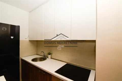 Rent, one bedroom apartment, 45m², City Kvart, Podgorica - image 11