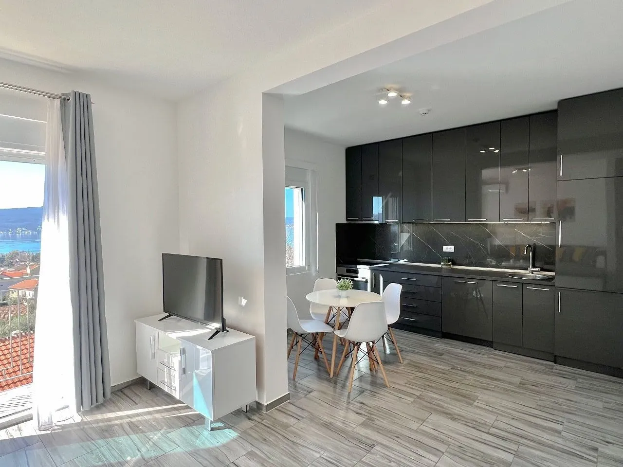Prodaja, stan, 55m², Tivat, Crna Gora