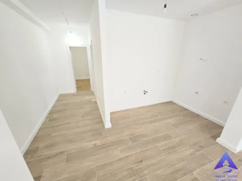 Prodaja, dvosoban stan, 59m², Dobrota, Kotor - image 12