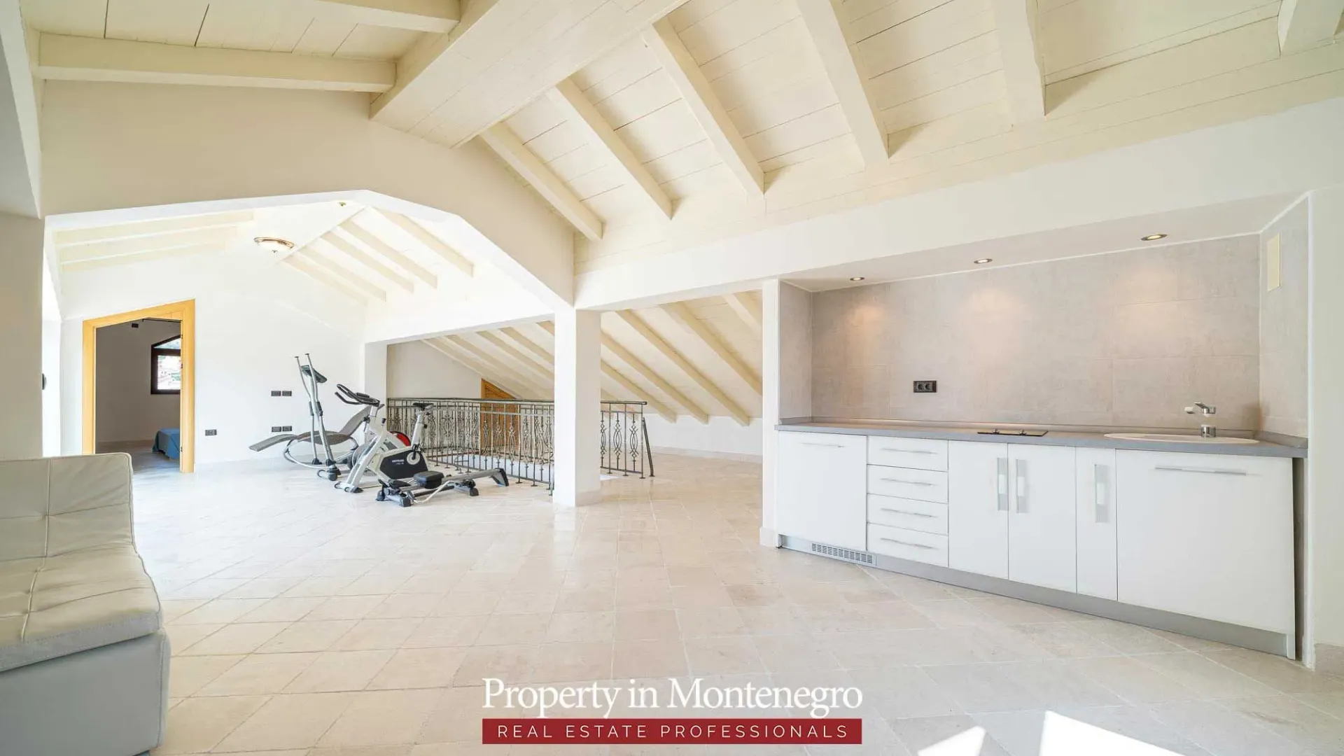 Sale, house, 971m², Petrovac, Budva