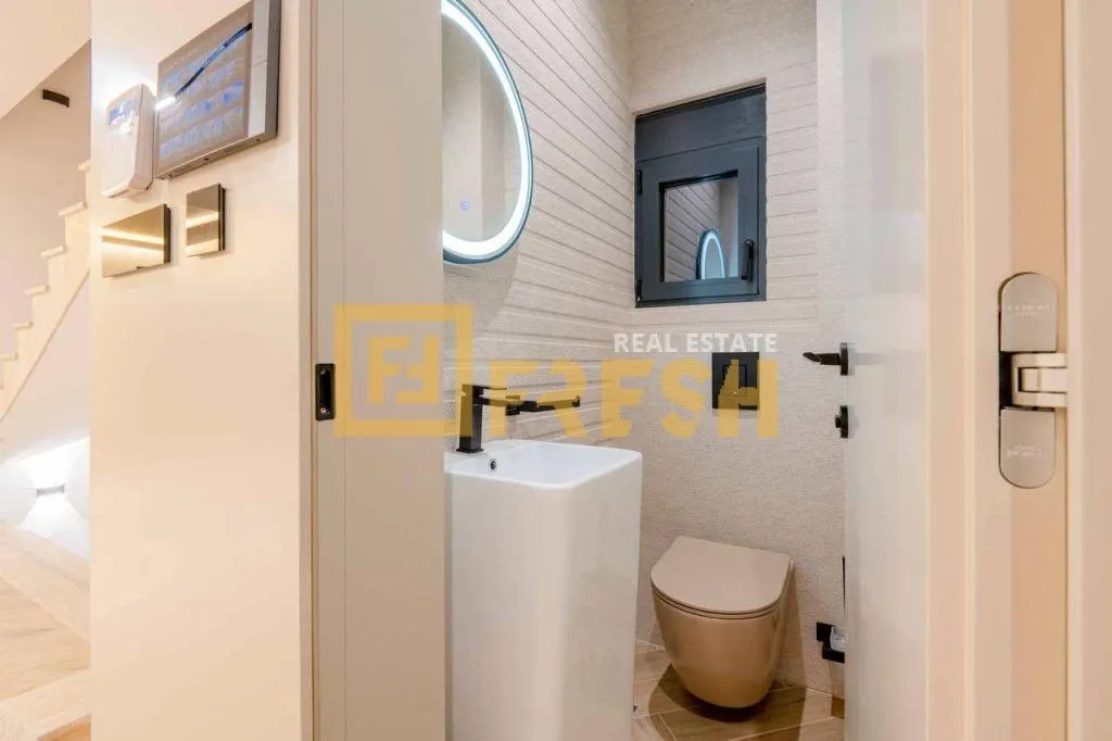 Sale, house, 240m², Budva, Crna Gora