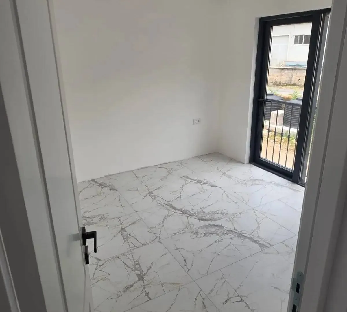 Sale, three bedroom apartment, 96m², Centar, Kotor